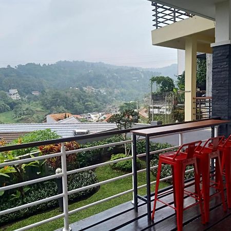 Villa Keluarga Syariah Resor Dago Pakar Bandung - View Bukit المظهر الخارجي الصورة