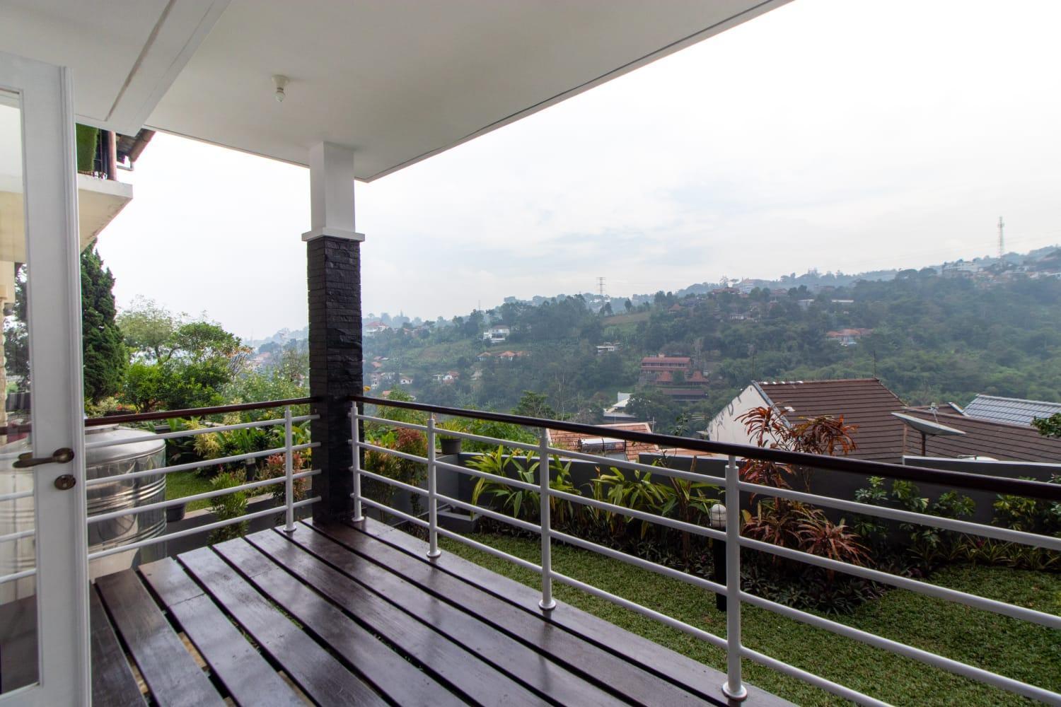 Villa Keluarga Syariah Resor Dago Pakar Bandung - View Bukit المظهر الخارجي الصورة